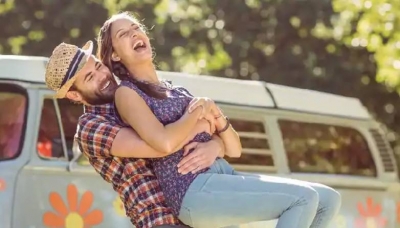 روش های خانگی برای از بین بردن لکه های قهوه ای روی دندان